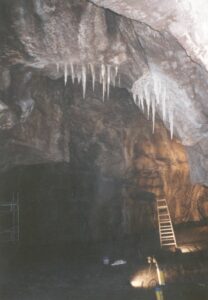 Krápníkové jeskyně pomocí PUR pěny